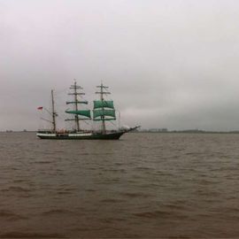 Die Alex I im Januar 2012 auf dem Weg zu den Bahamas. Das war saukalt auf dem Deich in Bremerhaven.