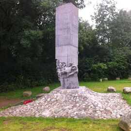 Denkmal am Bunker Valentin in Bremen Rekum