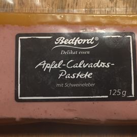 Apfel-Calvados Pastete mit Schweineleber