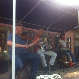 Die Gruppe Acapolka aus Walsrode auf der Showbühne beim Sommerfest 2013