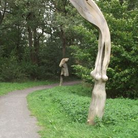Skulpturenufer Hude - Pinsel von Wolf E Schultz