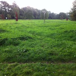 Skulpturenufer in Hude - Blick über die1,4 ha am Huder Bach
