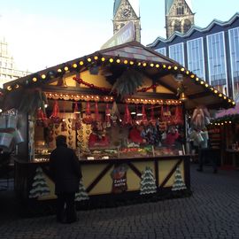 Auf dem Bremer Weihnachtsmarkt beim Marktplatz - Bude vor der Bremer Bürgerschaft