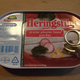 Heringsfilets in einer pikanten Sauce zum Bier von Rügen Fisch