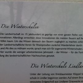 Infotafel zum Gebäude artgenossen - ehemalige Winterschule