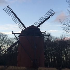 Rügenwalder Mühle - das Firmenlogo zum Anfassen in Kayhausen Gemeinde Bad Zwischenahn