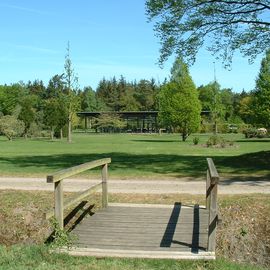 BRUNS Rhododendron Park in Gristede - Blick auf den Pavillon