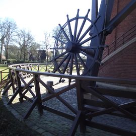 In der Wiefelsteder Straße steht die nachgebaute Rügenwalder Mühle