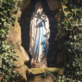 Lourdes-Grotte in Kroge in Kroge Stadt Lohne
