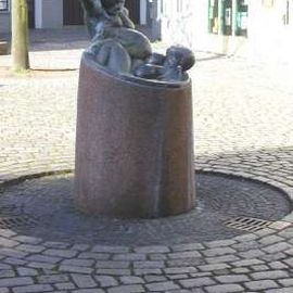Badestubenbrunnen mit der Skulptur "Beim Bade" in Bremen