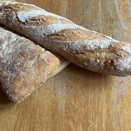 Dinkel Baguette und B&auml;rlauch Ciabatta