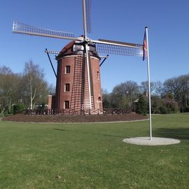 In der Wiefelsteder Straße steht die nachgebaute Rügenwalder Mühle