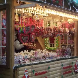 Bremer Weihnachtsmarkt am Nachmittag - Liebfrauenkirchhof - Lebkuchenherzen