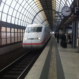 Mit 20 Minuten Verspätung läuft der ICE aus Köln im Bahnhof Berlin Spandau ein - Trotz Funkloch haben wir uns wieder erkannt!