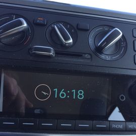 Analog - Digital Uhr im Skoda Citigo