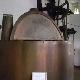 Im Brennereimuseum - Vormaischbottich