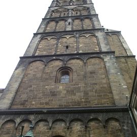 Eben noch oben, jetzt wieder unten beim St. Petri Dom in Bremen