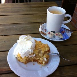 angebissener Kuchen in iphone Qualit&auml;t bei der Krone in Oberhausen/Hude