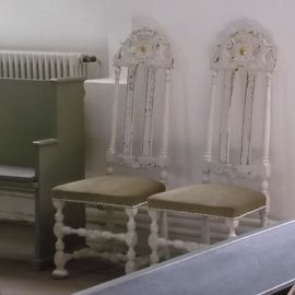 Alte Stühle in der Zionskirche