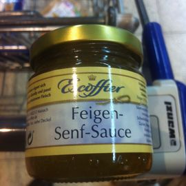 Feigen-Senf-Sauce schmeckt gut zu Camembert
