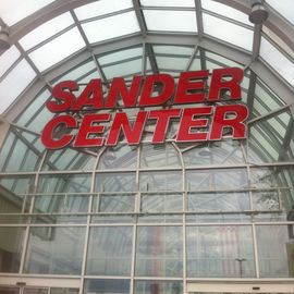 Haupteingang vom Sander Center