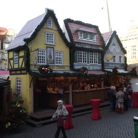 Auf dem Bremer Weihnachtsmarkt beim Marktplatz - Schnoor Häuser