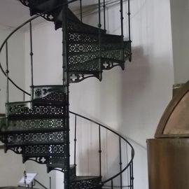 Im Brennereimuseum - schöne Treppe