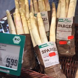 Alter Spargel muss weg