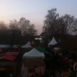 Stuhrer Weihnachtsmarkt beim Rathaus in Stuhr