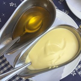 Butter und LUKULL Hollandaise