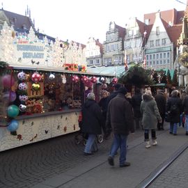 Auf dem Bremer Weihnachtsmarkt vor dem Roland