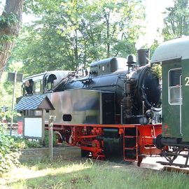 Jan Harpstedt hält bei der Gaststätte Jan Harpstedt in Delmenhorst am Bahnhof Hasporterdamm