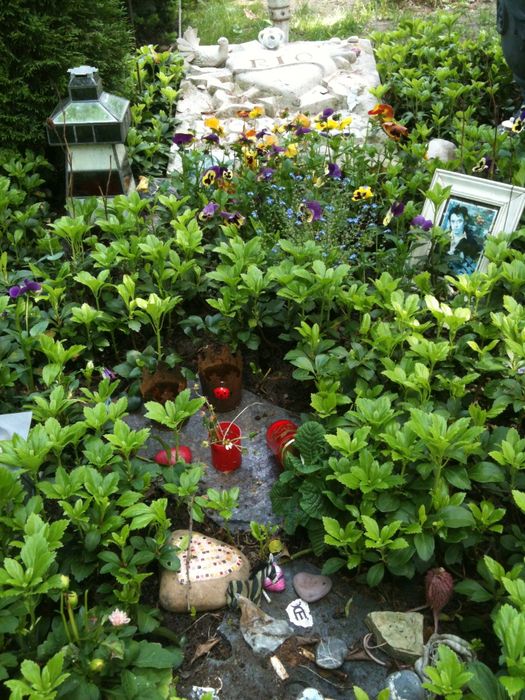 Unvergessen auch Rio Reiser liegt auf dem Alter St. Matthäus Kirchhof