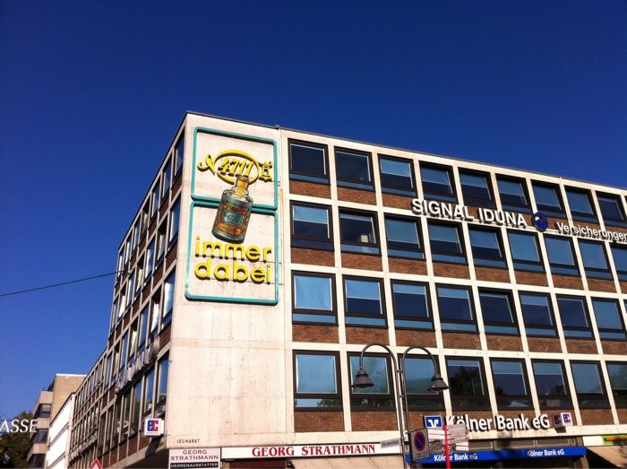 Es war die 4711 Werbung, die fand ich an dem Signal-Iduna Gebäude so schön in Köln