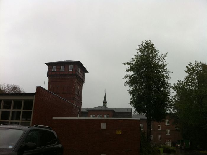 Turm auf dem Gelände der Karl-Jaspers-Klinik in Wehnen