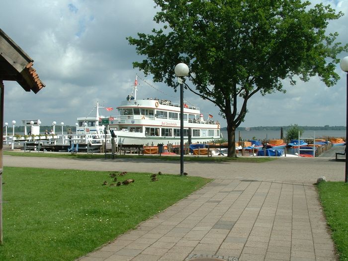 Die weiße Flotte von der Reederei Herbert Ekkenga AG in Bad Zwischenahn