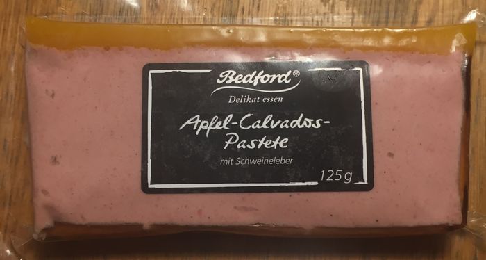 Apfel-Calvados Pastete mit Schweineleber
