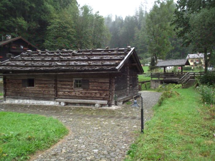 Grassl Enzian Brennerei in Berchtesgaden - die alte Brennhütte