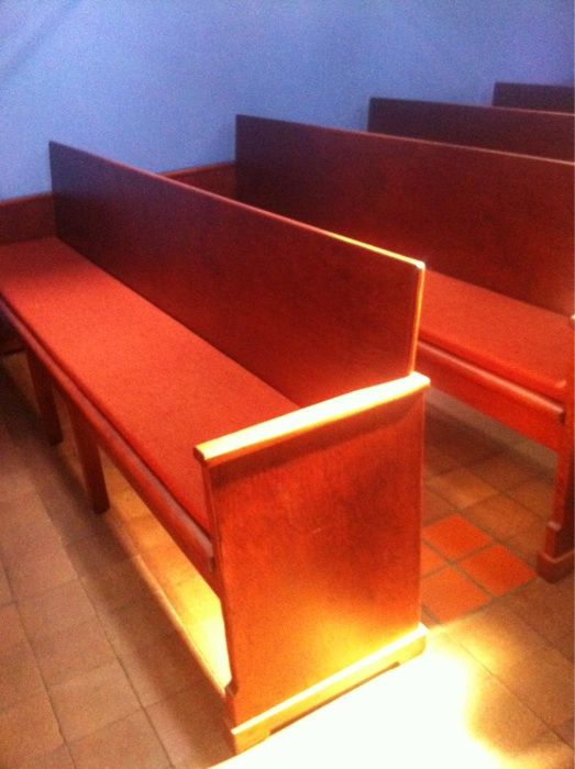 Sitzbänke wieder wie vor 86 Jahren restauriert