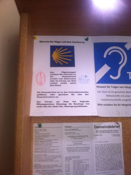 Info im St. Petrus Dom in Osnabrück zum Pilgerstempel - Im Dom gibt es den nicht.