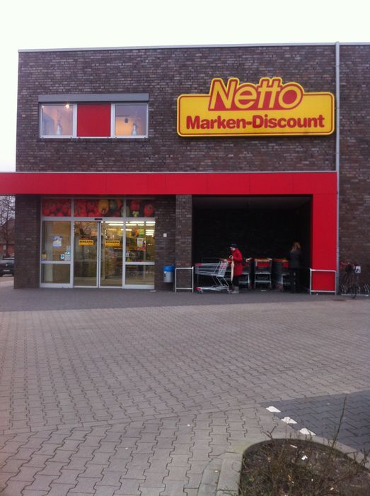 Eingang vom Netto Marken-Discount in der Eichenstraße von Oldenburg 