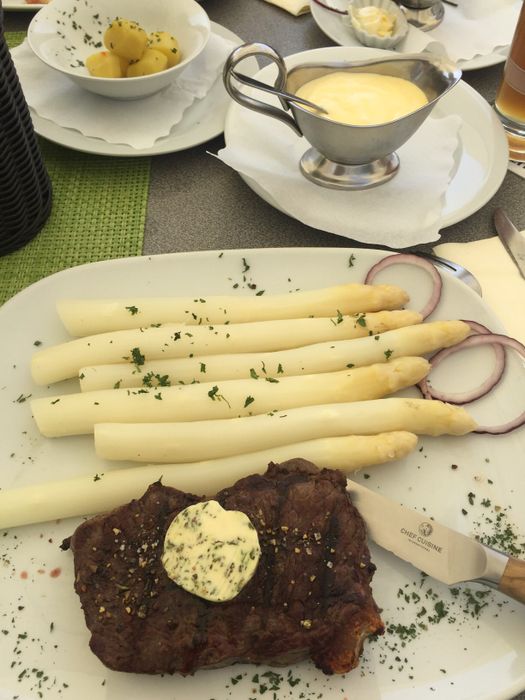 Rumpsteak mit Spargel 