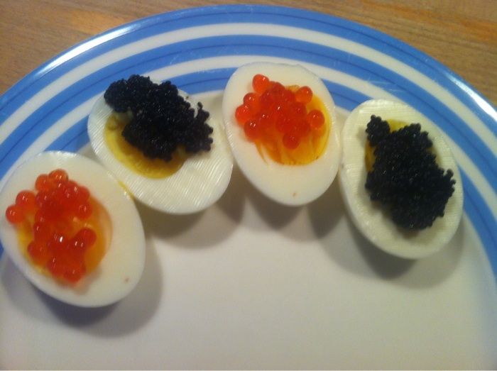 Wildlachs und Seehasen Caviar auf Ei, einfach lecker.