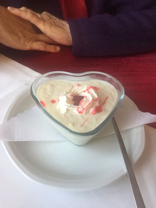 Firni Reis-Mandel-Pudding mit Safran und Pistazien