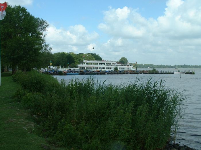 Die weiße Flotte von der Reederei Herbert Ekkenga AG in Bad Zwischenahn