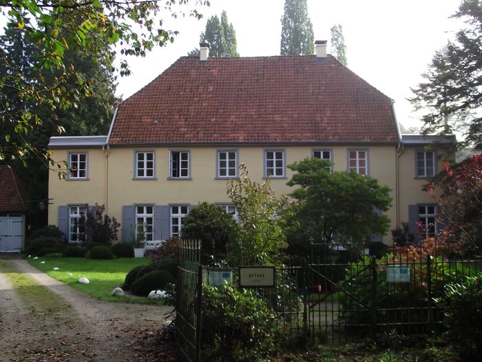 Von Witzleben in Hude bei der Klosterruine - altes Abt-Haus