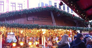Weihnachtsmarkt Giebel erstrahlen im Licht in Lüneburg in Lüneburg