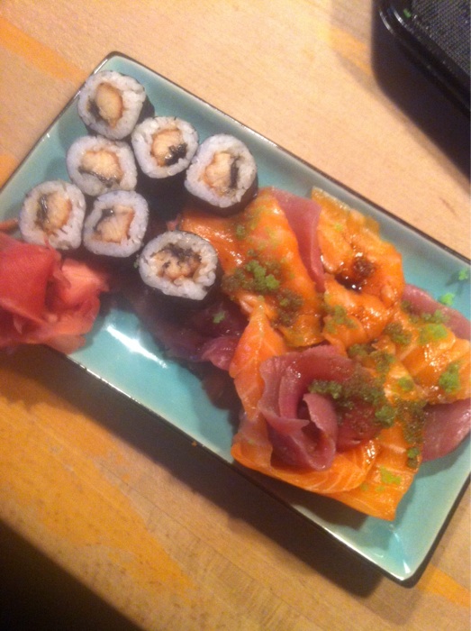 Maki Roll Aal und Sashimi