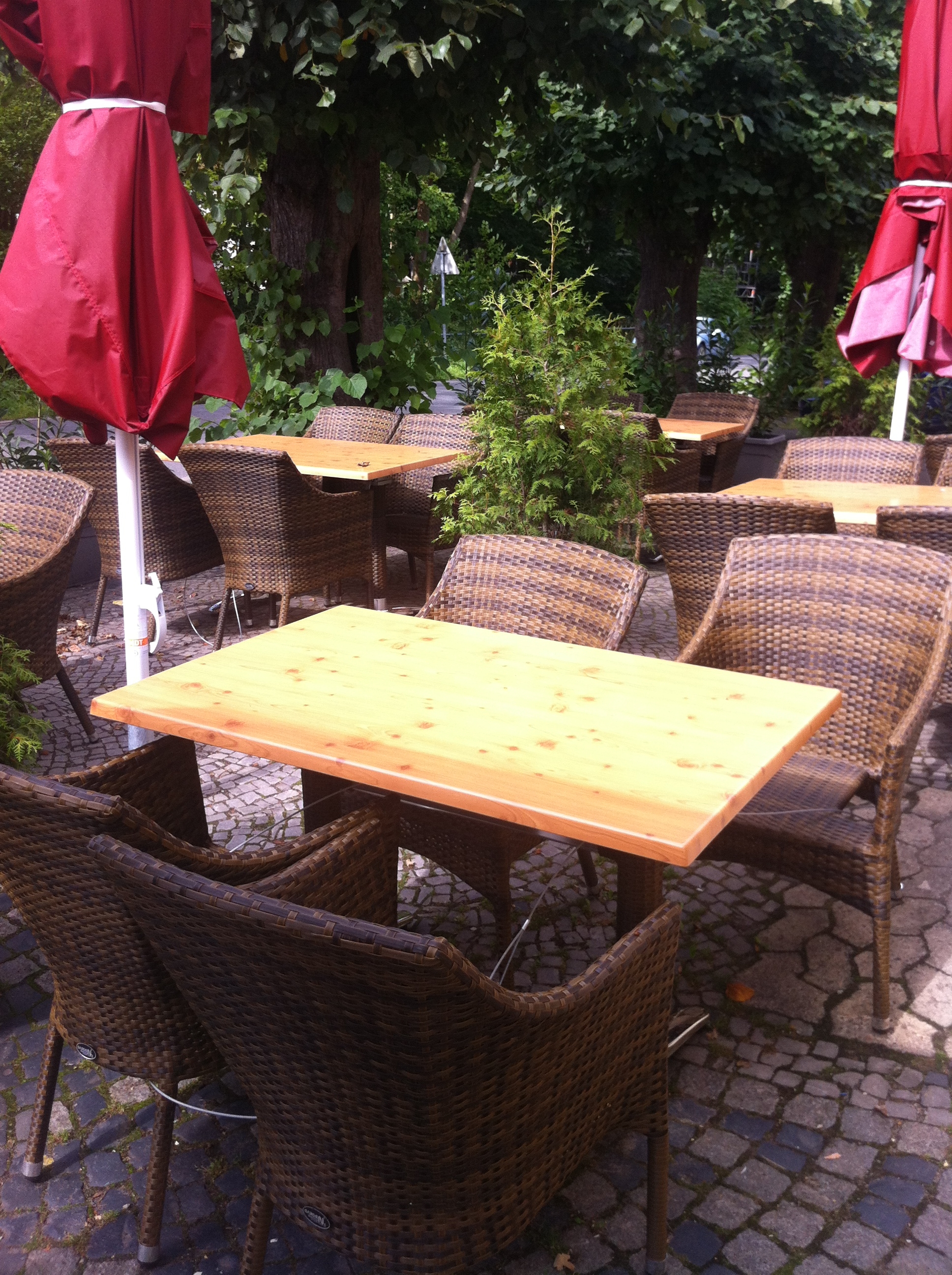 Biergarten vor dem Restaurant Herman Post in Oberneuland