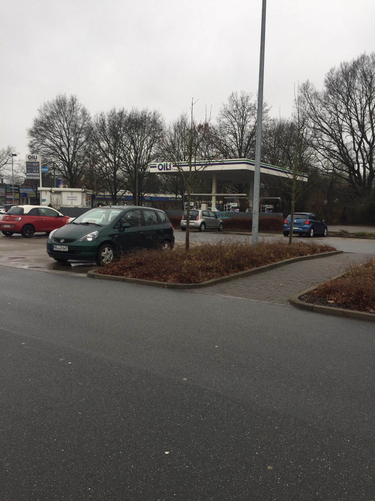 Bild 1 OIL! tank & go Markttankstelle in Bremen-Blumenthal